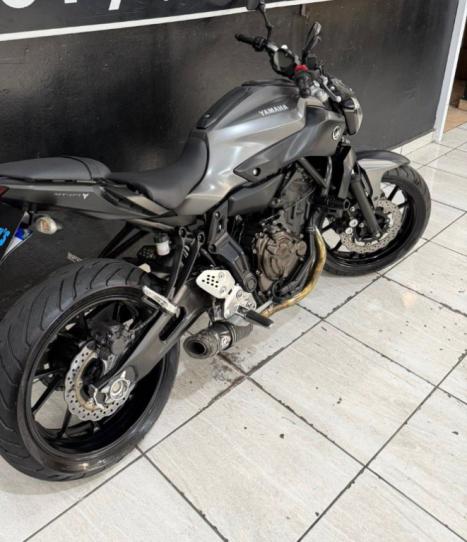 YAMAHA MT-07 700 , Foto 6