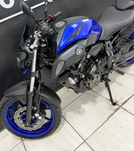 YAMAHA MT-07 700 , Foto 3