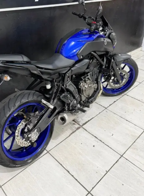 YAMAHA MT-07 700 , Foto 9