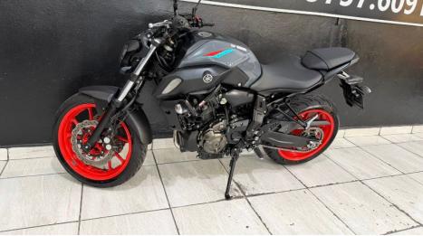 YAMAHA MT-07 700 , Foto 2