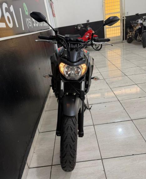 YAMAHA MT-07 700 , Foto 5