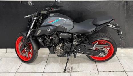 YAMAHA MT-07 700 , Foto 7
