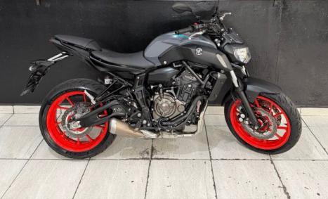 YAMAHA MT-07 700 , Foto 8