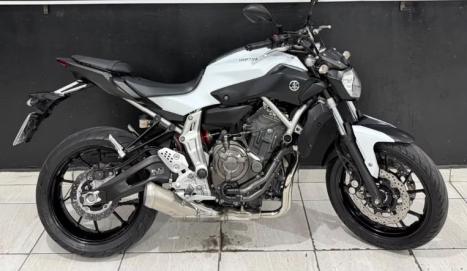 YAMAHA MT-07 700 , Foto 1