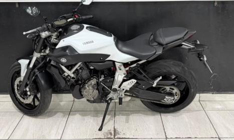 YAMAHA MT-07 700 , Foto 7