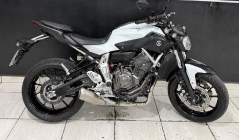 YAMAHA MT-07 700 , Foto 8