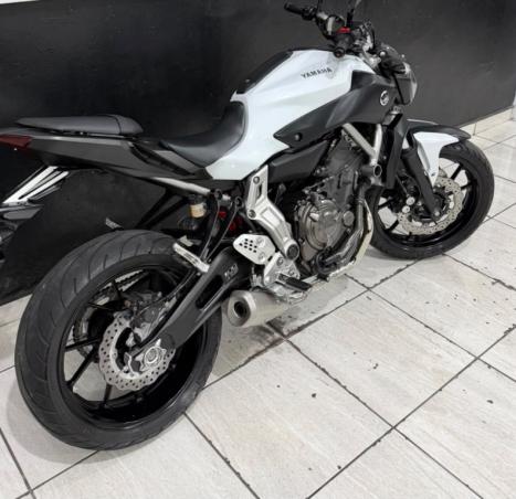 YAMAHA MT-07 700 , Foto 9
