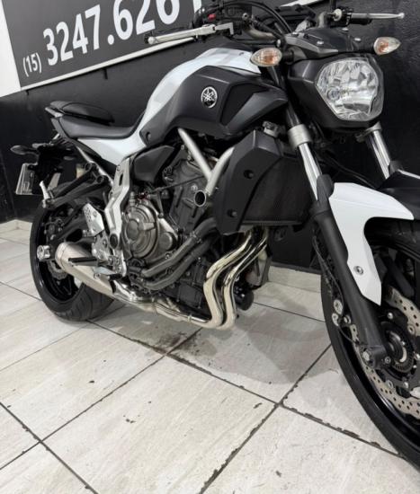 YAMAHA MT-07 700 , Foto 10