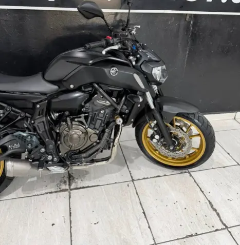 YAMAHA MT-07 700 ABS, Foto 7