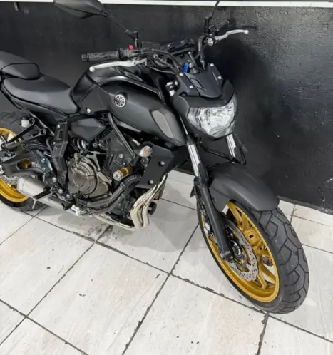 YAMAHA MT-07 700 ABS, Foto 8