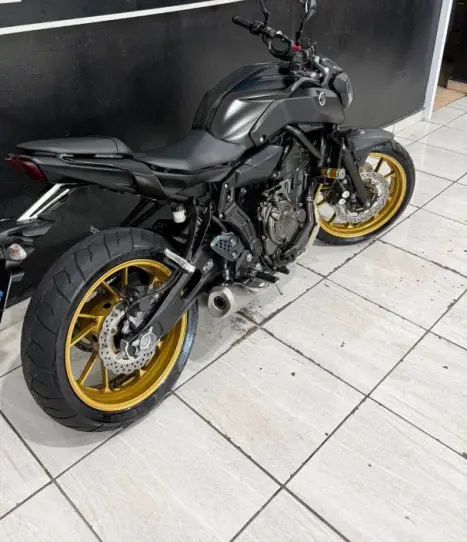 YAMAHA MT-07 700 ABS, Foto 9