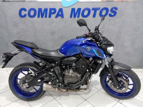 YAMAHA MT-07 700 ABS, Foto 3