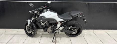 YAMAHA MT-07 700 ABS, Foto 4