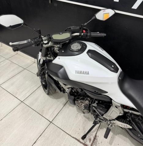 YAMAHA MT-07 700 ABS, Foto 7