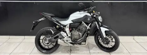 YAMAHA MT-07 700 ABS, Foto 12