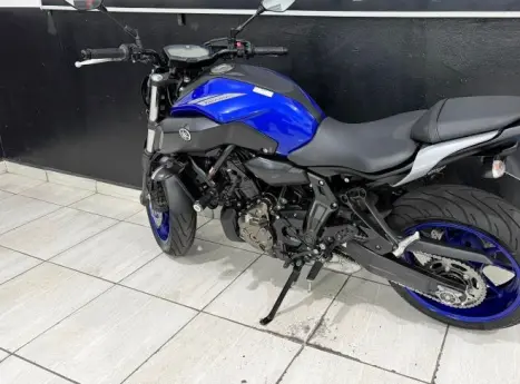 YAMAHA MT-07 700 ABS, Foto 10