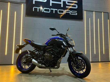 YAMAHA MT-07 700 ABS, Foto 4