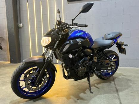 YAMAHA MT-07 700 ABS, Foto 2