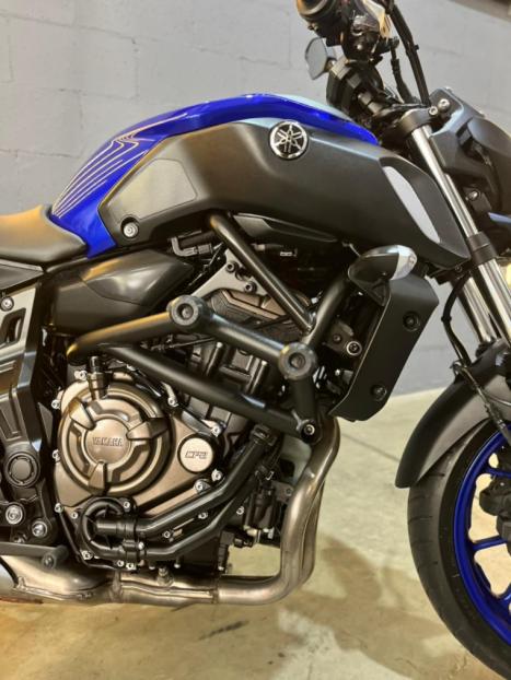 YAMAHA MT-07 700 ABS, Foto 4