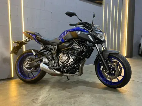 YAMAHA MT-07 700 ABS, Foto 7