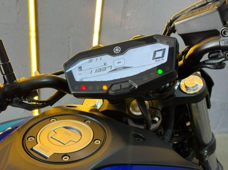 YAMAHA MT-07 700 ABS, Foto 2