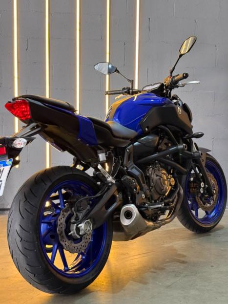 YAMAHA MT-07 700 ABS, Foto 4