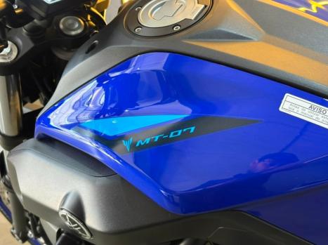 YAMAHA MT-07 700 ABS, Foto 6