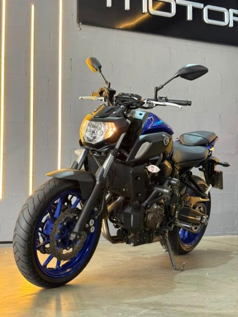 YAMAHA MT-07 700 ABS, Foto 7