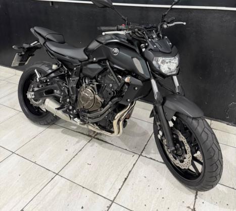 YAMAHA MT-07 700 ABS, Foto 13