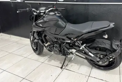 YAMAHA MT-09 850 ABS, Foto 1