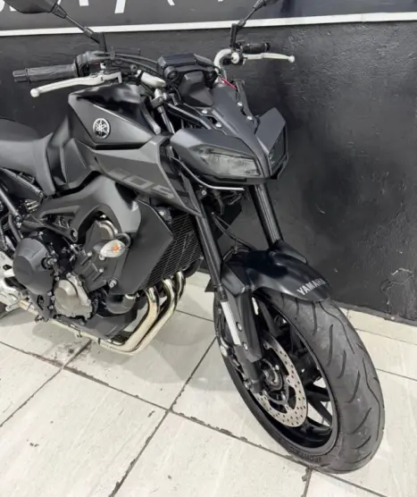 YAMAHA MT-09 850 ABS, Foto 2