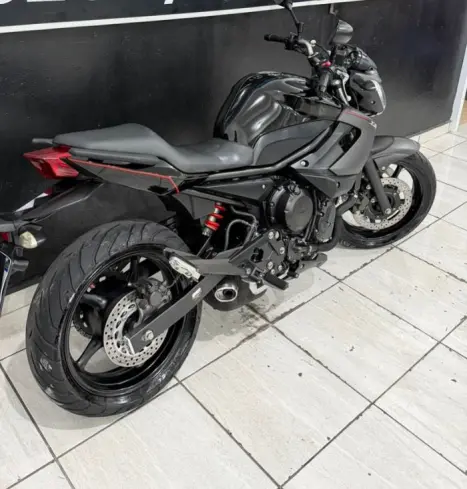 YAMAHA XJ6 600 N, Foto 5