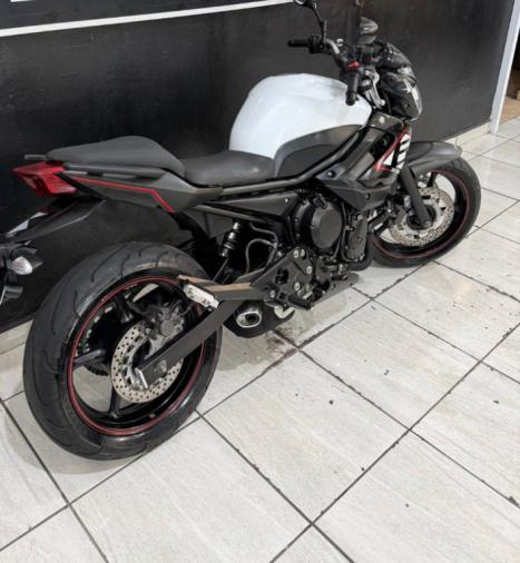 YAMAHA XJ6 600 N, Foto 6