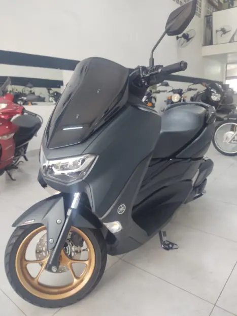 YAMAHA XMax 160 , Foto 2
