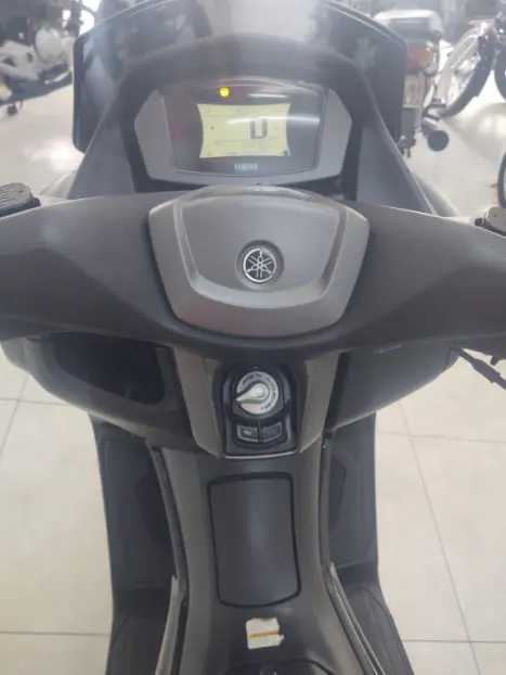 YAMAHA XMax 160 , Foto 3
