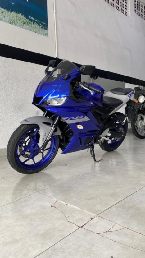 YAMAHA YZF R3 320 ABS, Foto 2