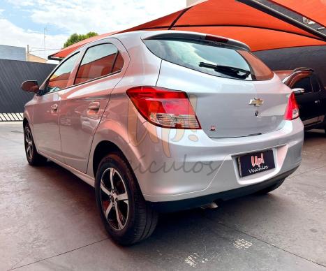 CHEVROLET Onix Hatch 1.0 4P FLEX LT, Foto 4