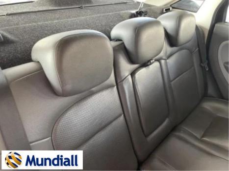 FIAT Linea 1.8 16V 4P FLEX ABSOLUTE DUALOGIC AUTOMATIZADO, Foto 3