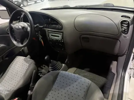 FORD Courier 1.6 L, Foto 3