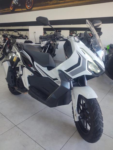 HONDA ADV 150 , Foto 1