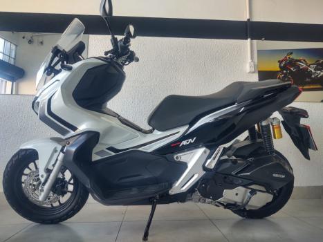 HONDA ADV 150 , Foto 4