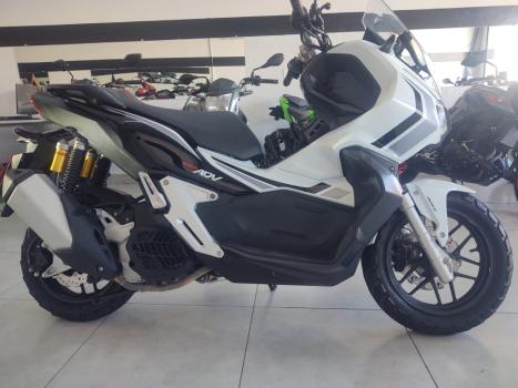 HONDA ADV 150 , Foto 8
