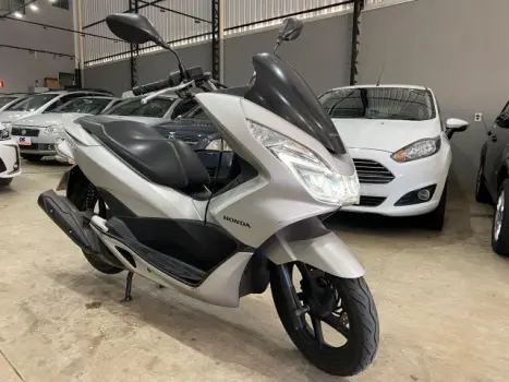 HONDA PCX 150 DLX, Foto 2