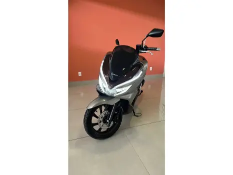 HONDA PCX 150 DLX, Foto 2