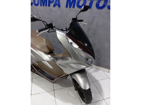 HONDA PCX 150 DLX, Foto 2
