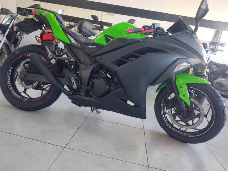 KAWASAKI Ninja 300 ABS, Foto 2