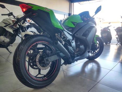 KAWASAKI Ninja 300 ABS, Foto 3