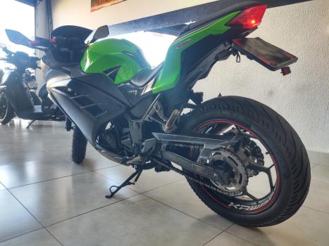 KAWASAKI Ninja 300 ABS, Foto 4