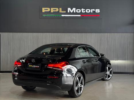 MERCEDES-BENZ A 200 Sedan , Foto 4
