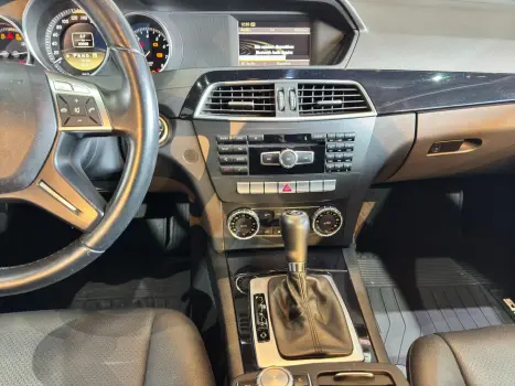 MERCEDES-BENZ C 180 1.6 16V 4P CGI CLASSIC TURBO AUTOMTICO, Foto 13